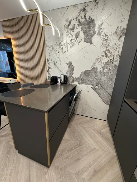 Дизайнерская студия на берегу моря