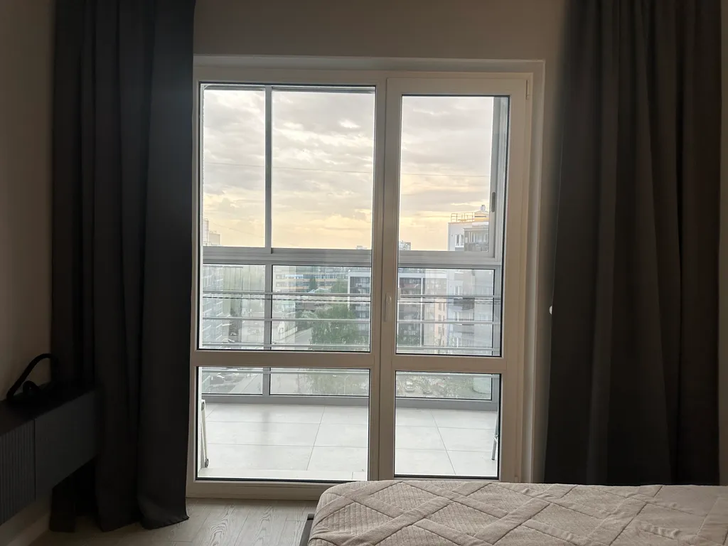 Видовая четырехкомнатная квартира в расширенном центре