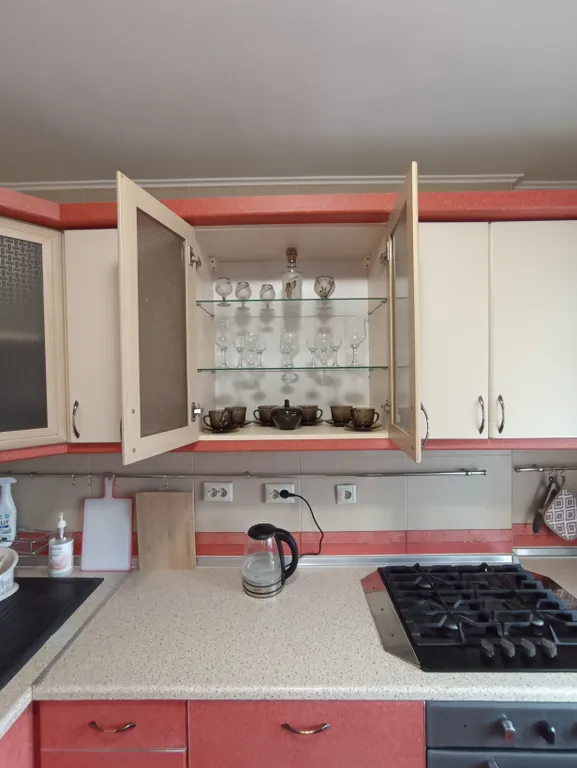 2-комнaтная квaртира в центpе Cимферополя (пaрк Tренeвa)