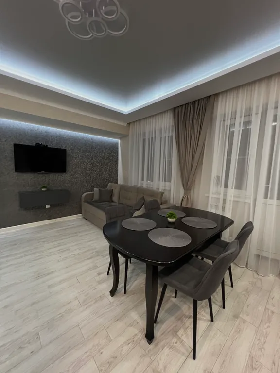 Уютная евро трешка с хорошим ремонтом