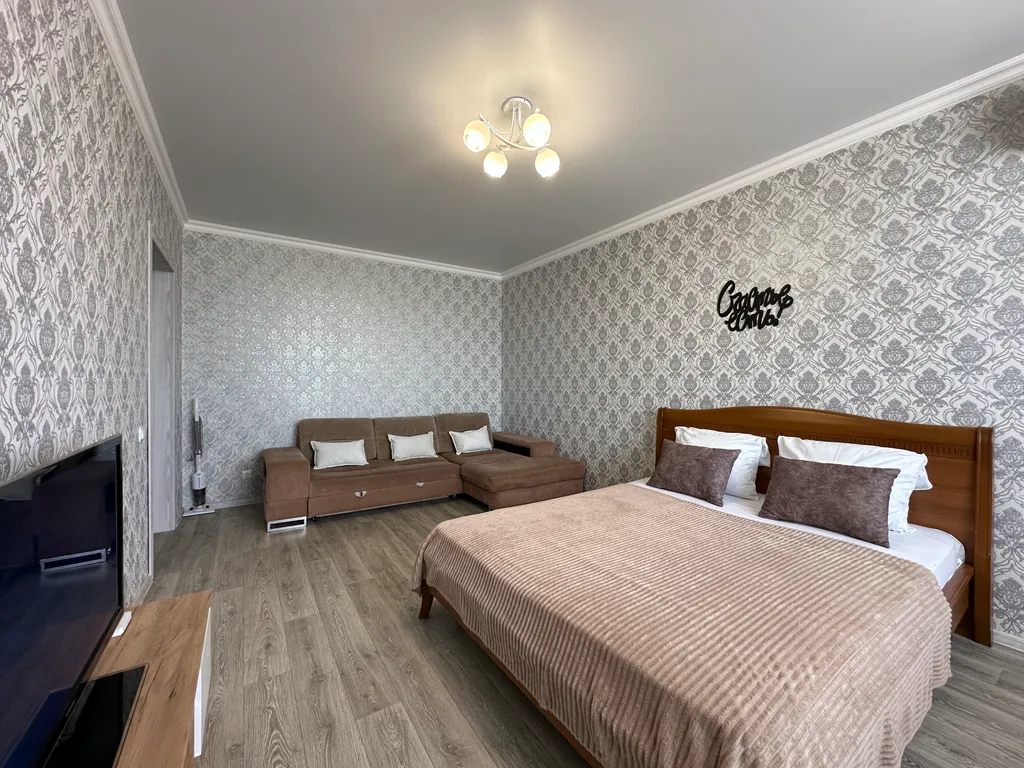 Двухкомнатные апартаменты ЛайкХоум на Фронтовиков 8/3