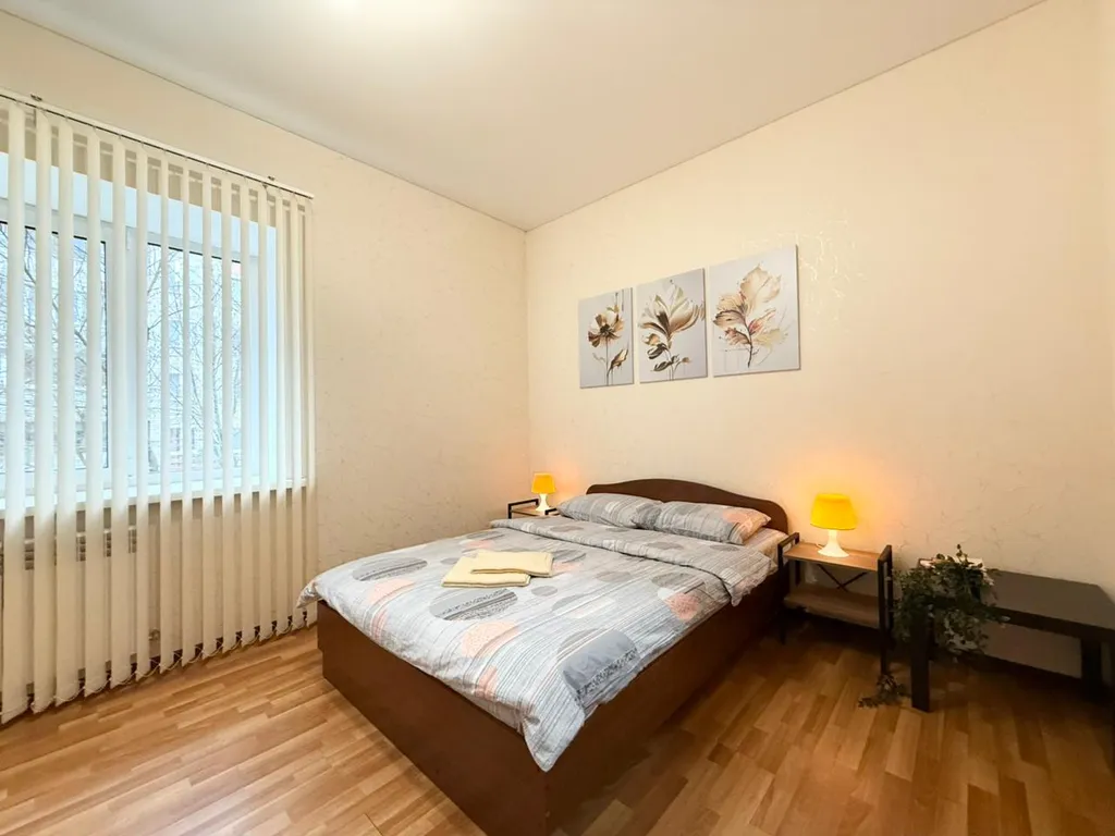 Двухкомнатная квартира у Площади Победы