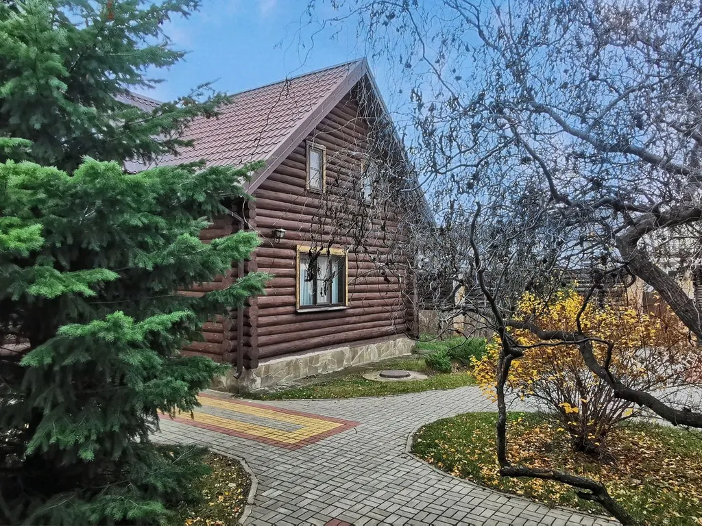 Уютный загородный коттедж недалеко от центра города