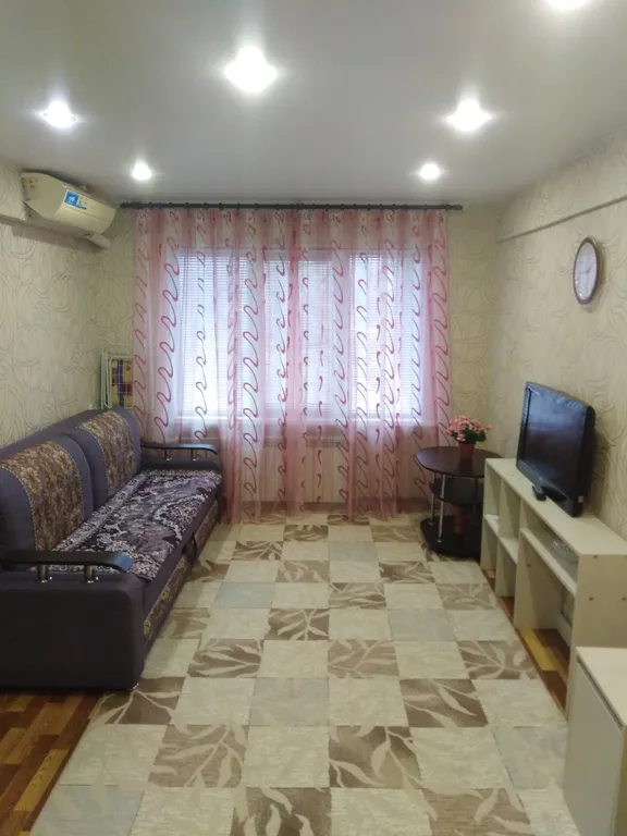 Квартира в 10 минутах езды на подземном трамвае до Мамаева кургана