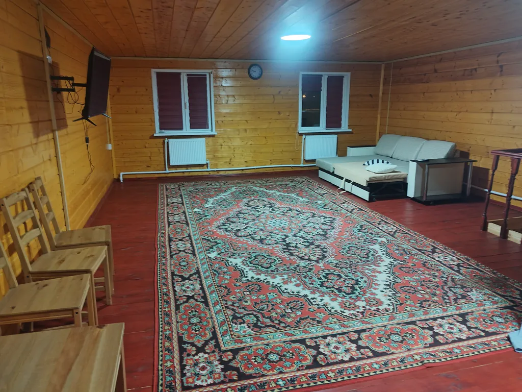 Деревянный дом в черте города