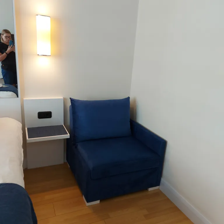 Трехместная студия на 1 линии с балконом и видом на море