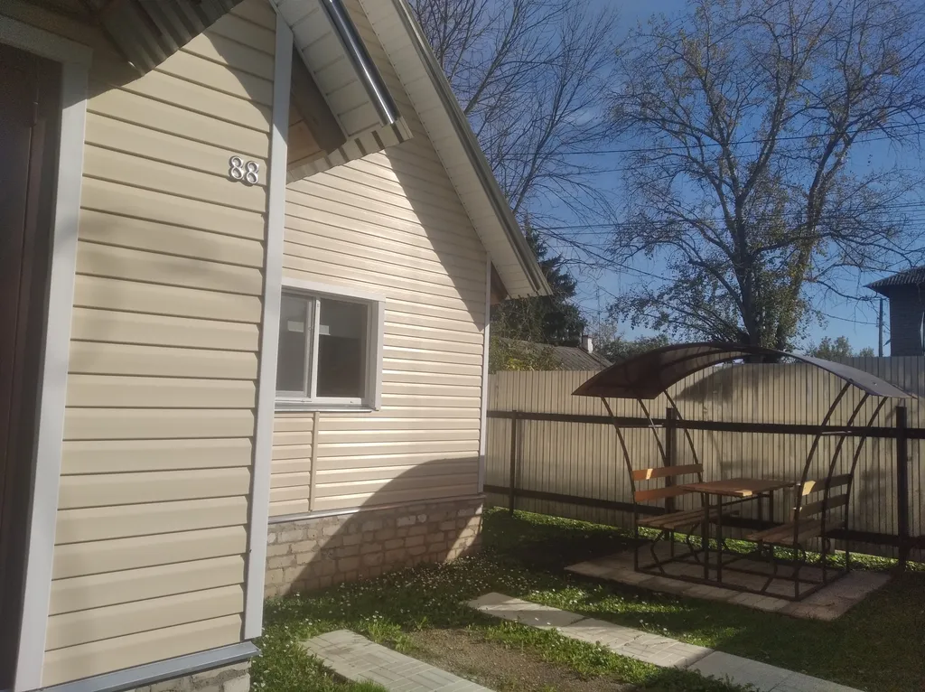 Частный двухэтажный новый дом