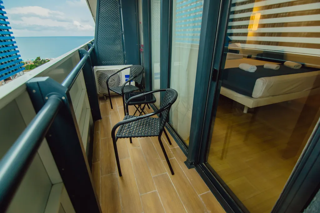 Студия на первой линии