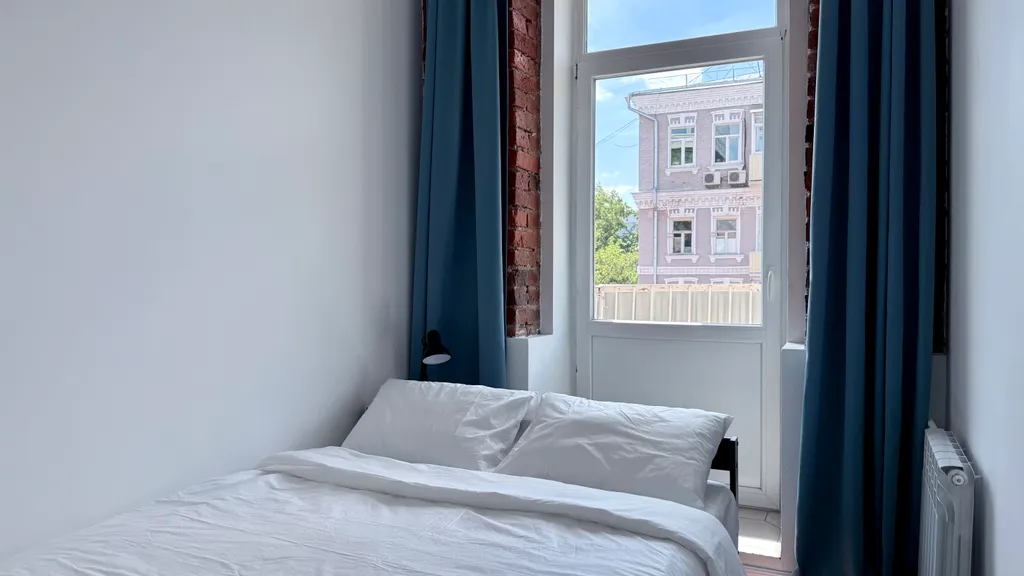 Уютная комната в стиле Лофт у метро Парк Культуры