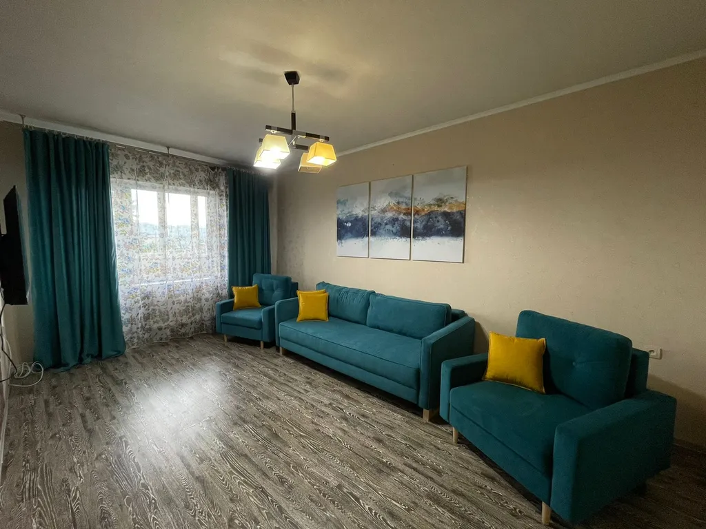 Уютная двухкомнатная квартира с видом на Предгорье