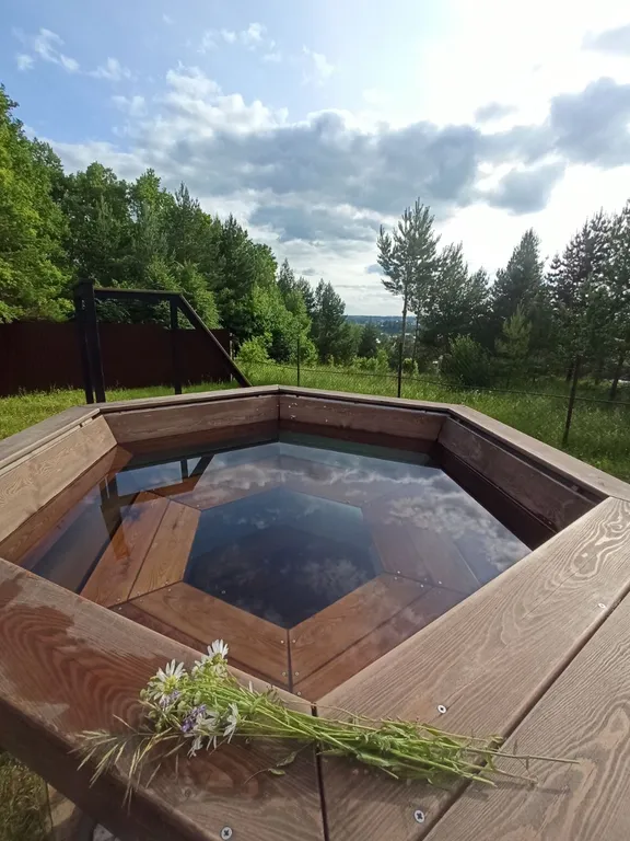 Уютный модульный дом на берегу озера Тосканка