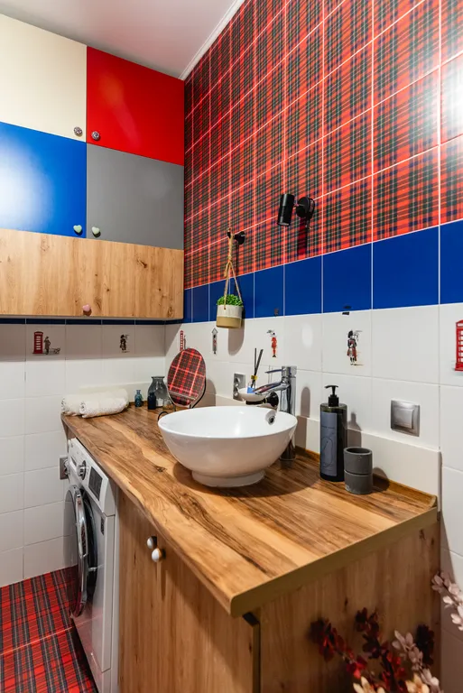 Атмосферная, яркая квартира в районе ТРЦ Мега