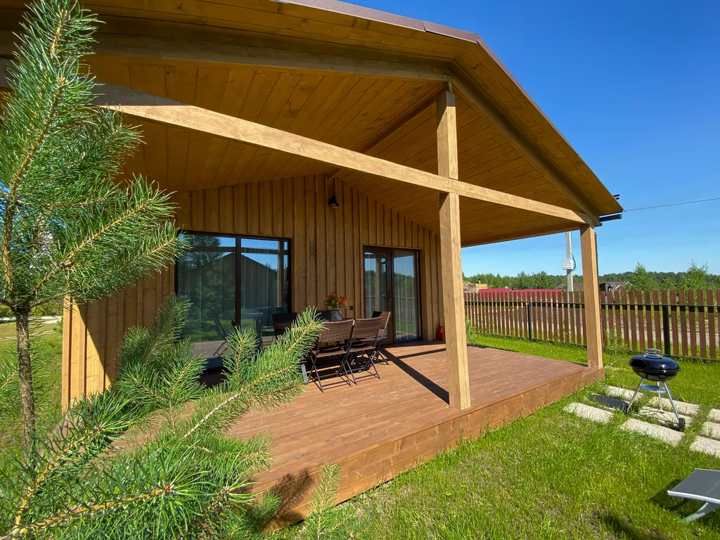 Просторный двухкомнатный коттедж 75 метров в лесу у пруда