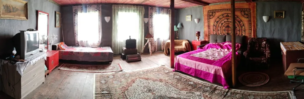 Деревенский дом с видом на озеро