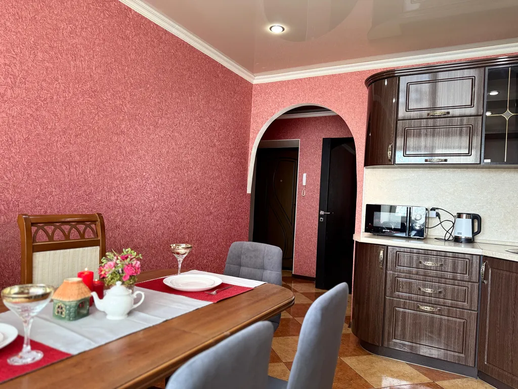 Большая квартира у Мамаева Кургана 3 лоджии