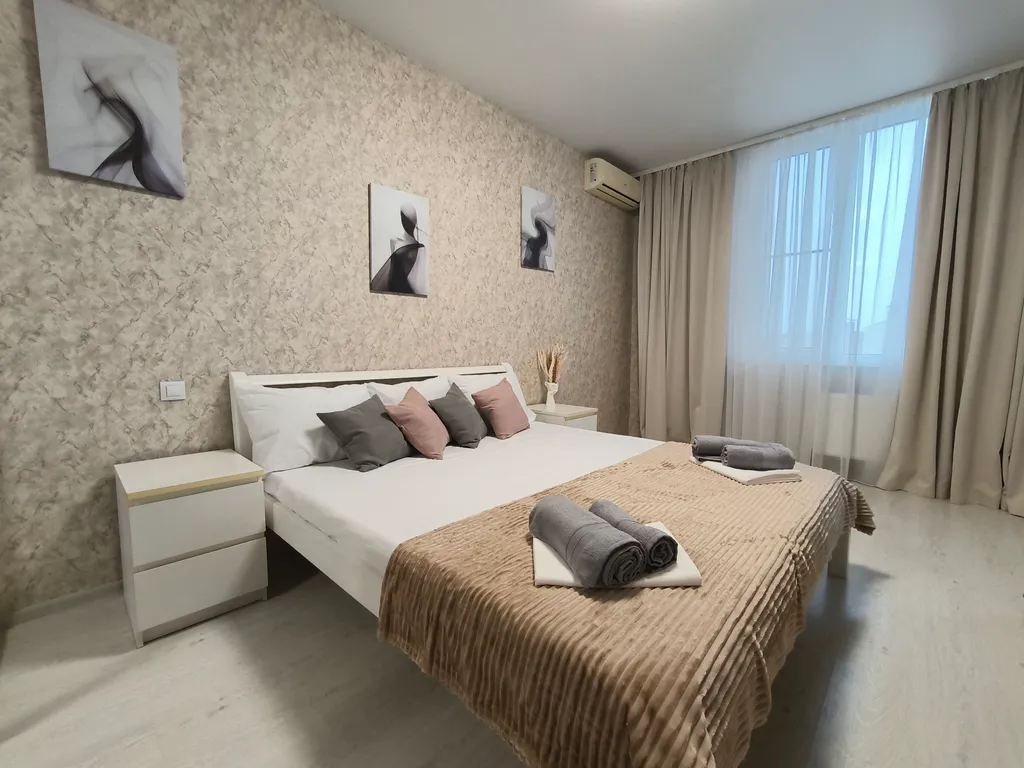 Квартира Квартира У Парка Победы в 10 мин ходьбы от пляжа и Aquamarine Resort & SPA. — Севастополь