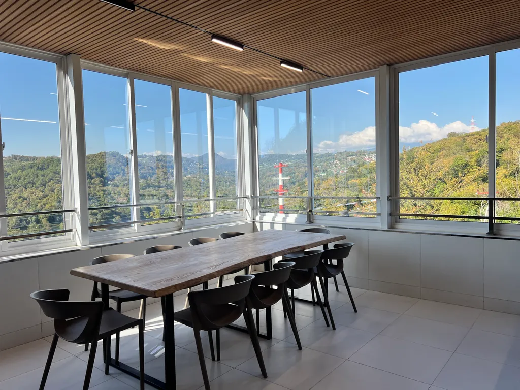 Дом с бассейном и сауной