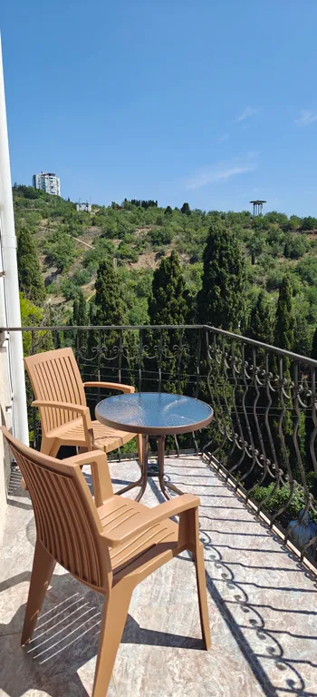 Видовой апартамент с двумя балконами