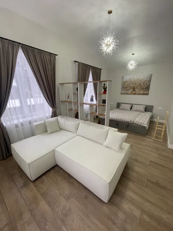 Уютный дом у леса