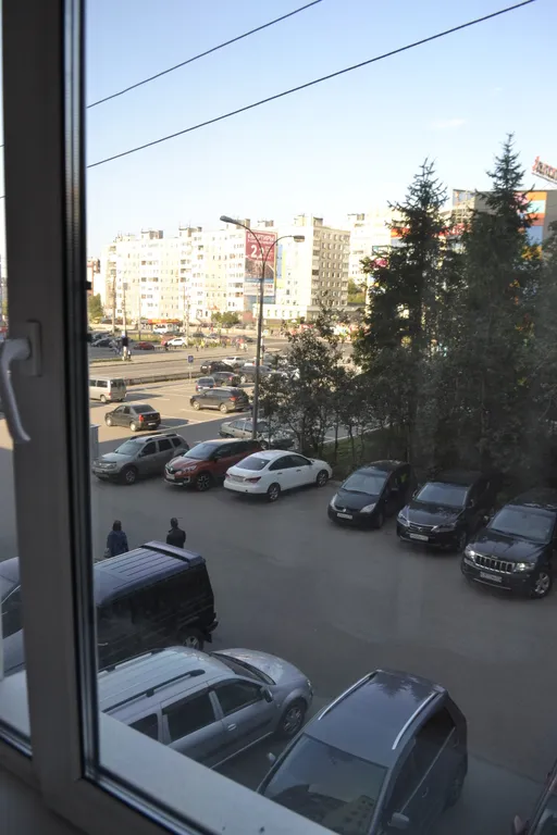 Студийного плана двухкомнатная квартира в доме над рестораном Тундра