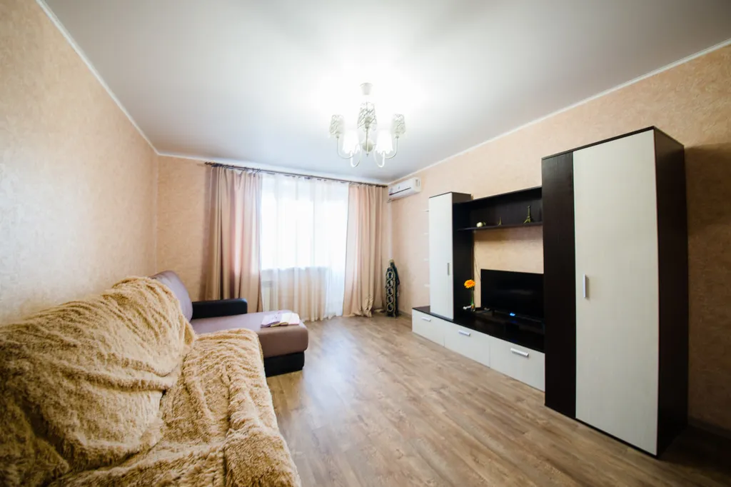 Красивая однокомнатная квартира — аренда посуточно в Саратов