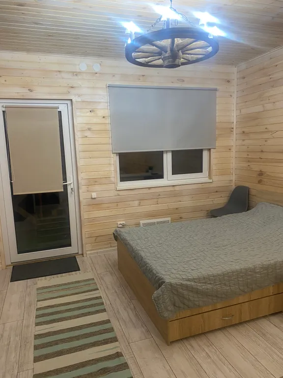 Номер в доме из двух номеров с разными входами