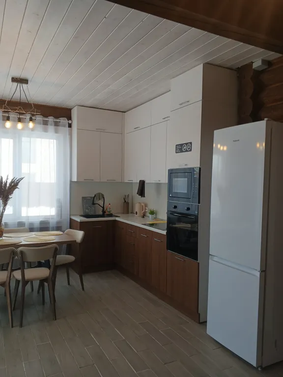 Уютный домик возле озера