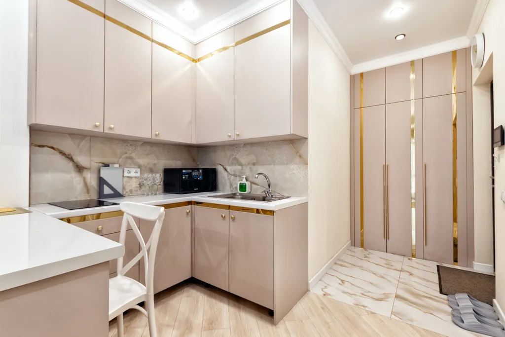 2-комнатная с видом на город возле набережной в старом центре Астаны