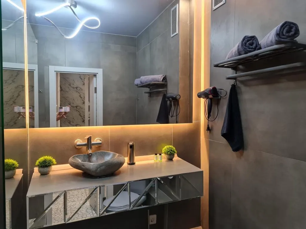 Уютная квартира-студия на Российском проспекте