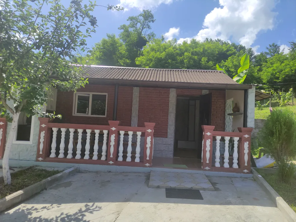 Коттедж Лучана с видом на горы — аренда посуточно в Сухум