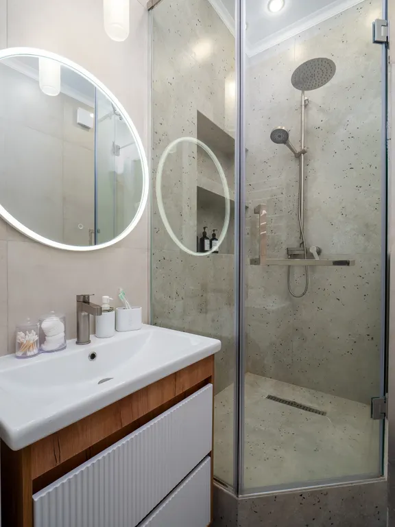 Уютная двухкомнатная квартира в районе Меги с видом на город