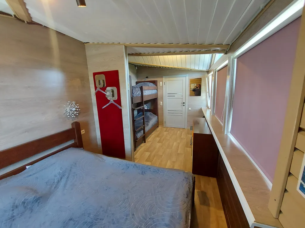 Уютный семейный коттедж с прекрасным видом на озеро Дривяты