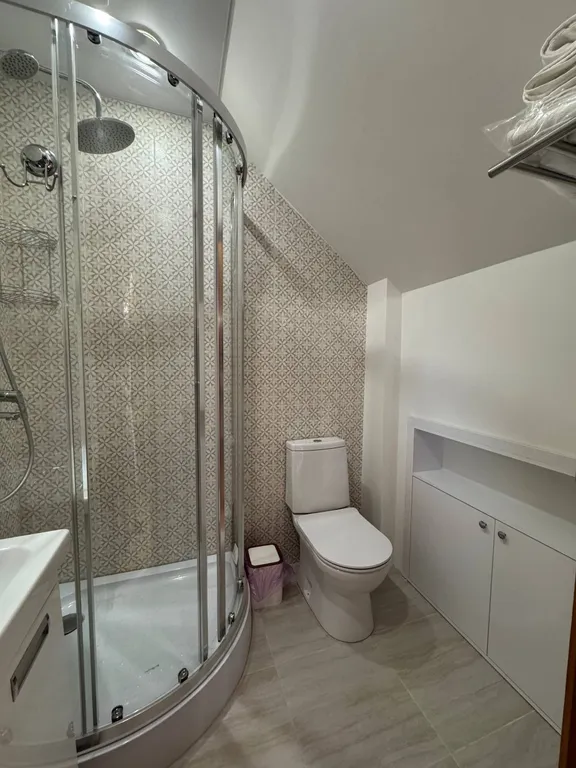 8. Четырехместный номер с тремя кроватями. Мансарда