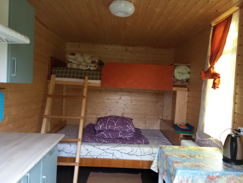 Домик у озера