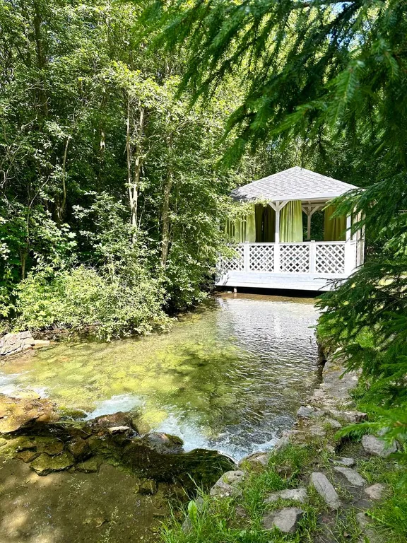 Коттедж Красивый дом с 2 спальнями — Ропша