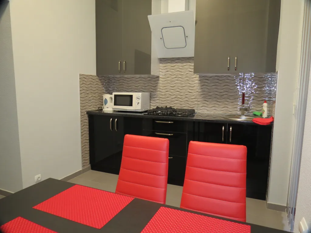 3-комнатная Квартира — аренда посуточно в Тбилиси