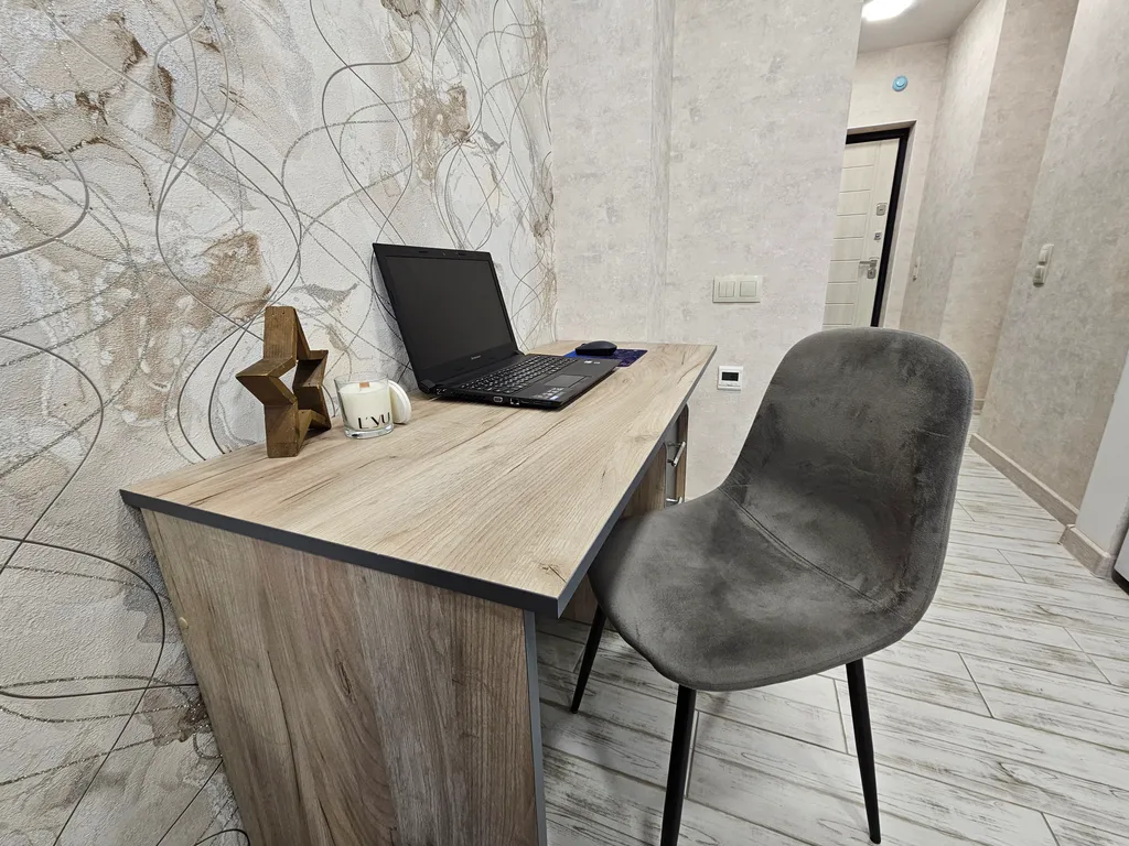 Студия с лоджией и панорамными окнами