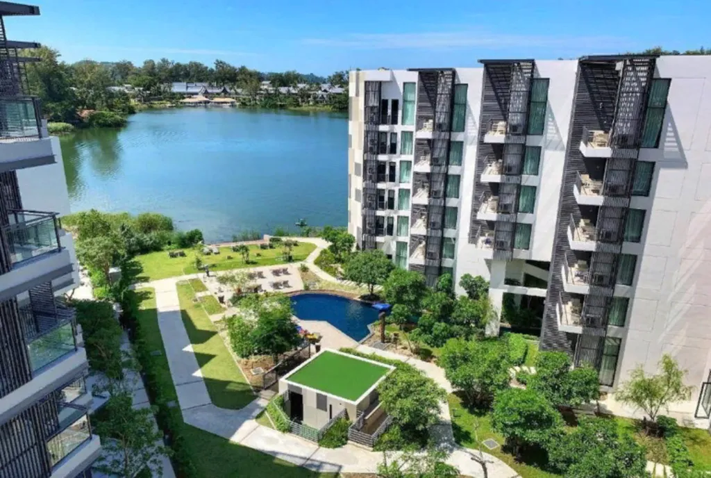 Просторные апартаменты в лагуне на Бангтао с видом на озеро и море