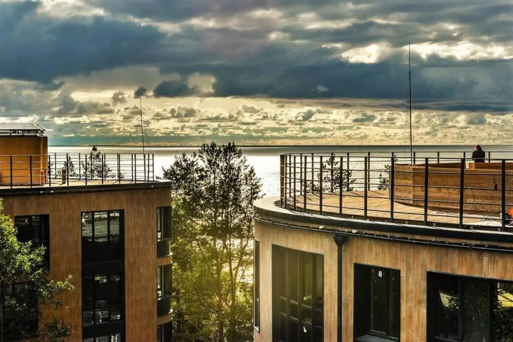 Апартаменты Sea View Светлый Мир