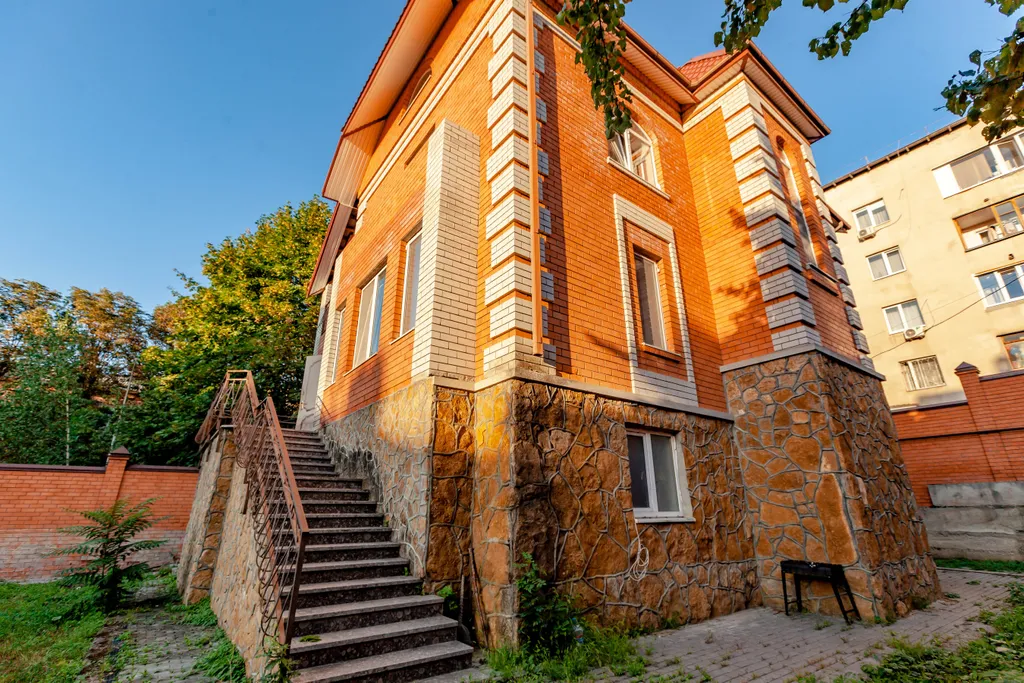 Уютный дом в центре города