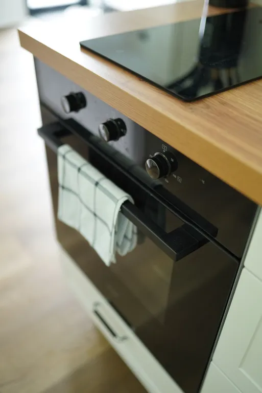 Домик на Новогодние праздники с панорамными окнами в лесу