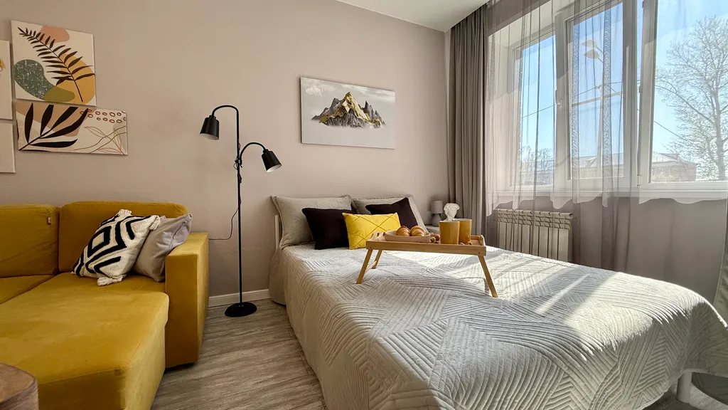 Студия Loft у Патронного для 4 гостей