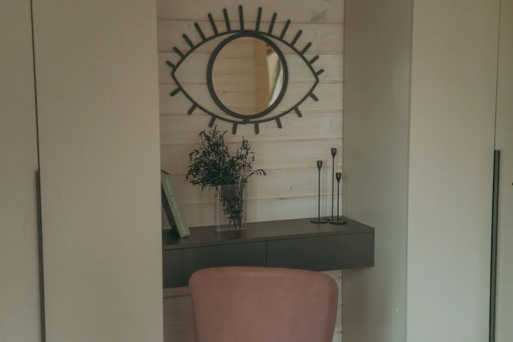 Дом с баней бочкой у воды и леса Green house