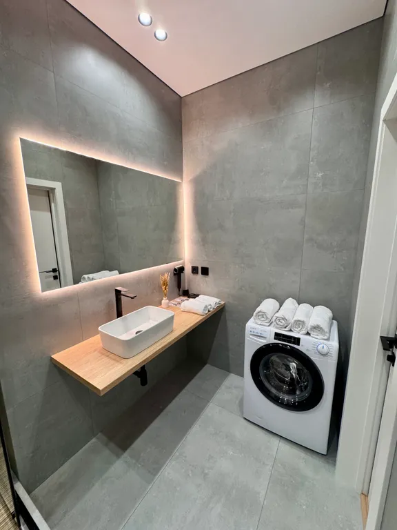 Новая квартира в центре с панорамным окном и завораживающим видом