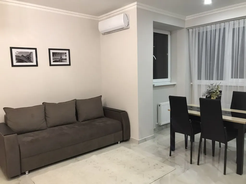 Студия в новом дoме рядом с ЖД вокзалом