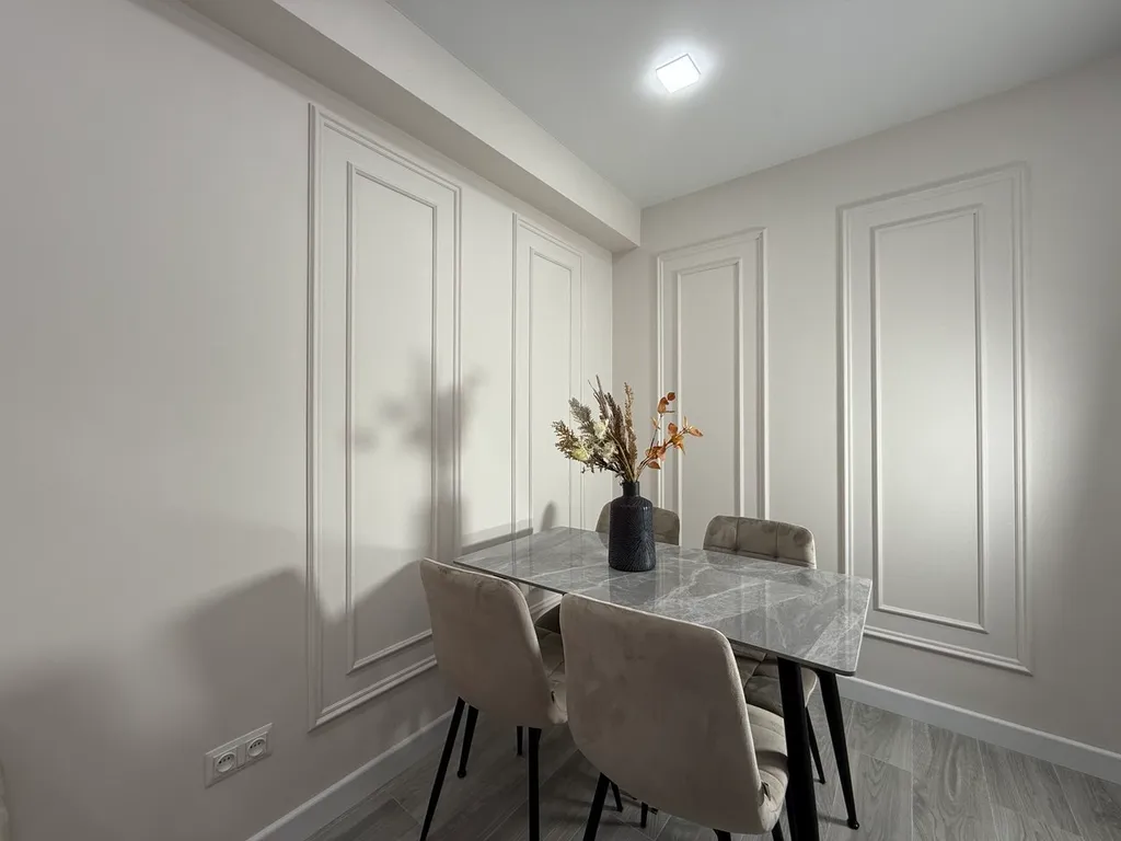 New trendy 1bd apt, Unbeatable location