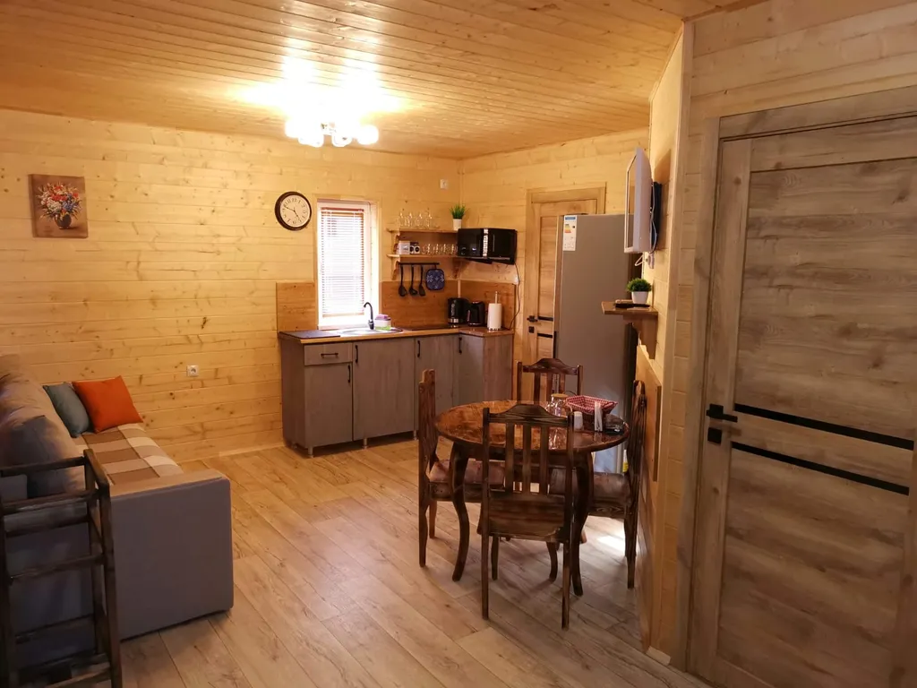 База отдыха «ЛейМар Архыз» предлагает проживание в уютных домиках