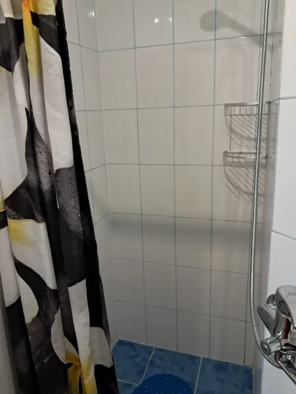 Уютный номер для семьи, недалеко от моря