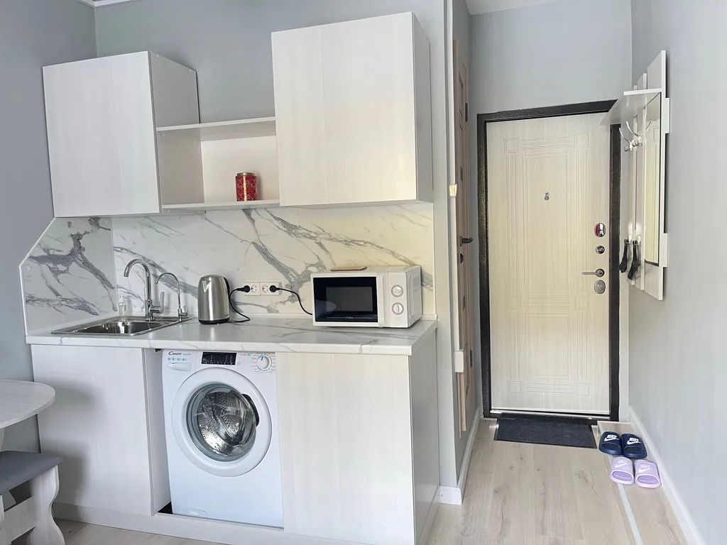 Студия на перекрестке Лермонтова и Петра Алексеева