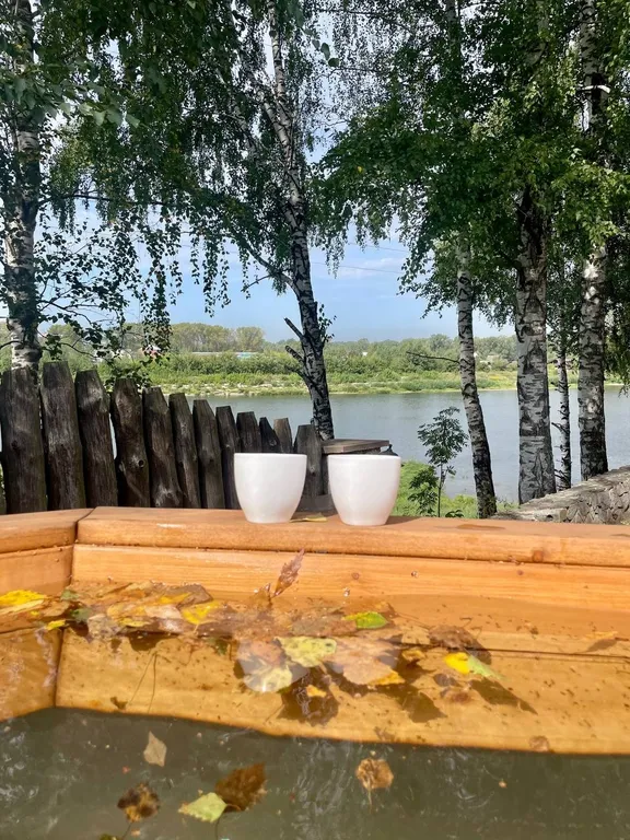 Домик на базе отдыха с бассейном 2